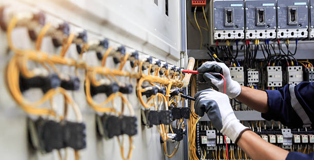 Professional Electrician technician working in Ben Wheeler, TX